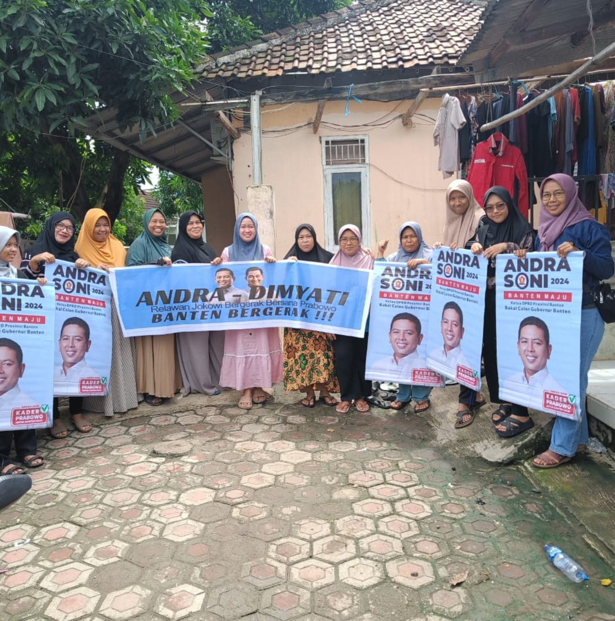 Emak-emak di Pulomerak Cilegon Teriakan Andra – Dimyati Untuk Banten Maju