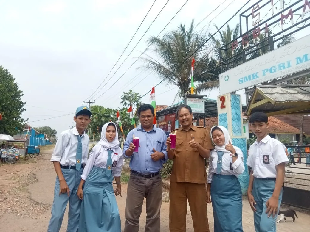How To Make Dragonfruit Juice Jadi Pilihan Peserta Didik SMK PGRI Maja Dalam Praktek Keahlian I PojokPublik