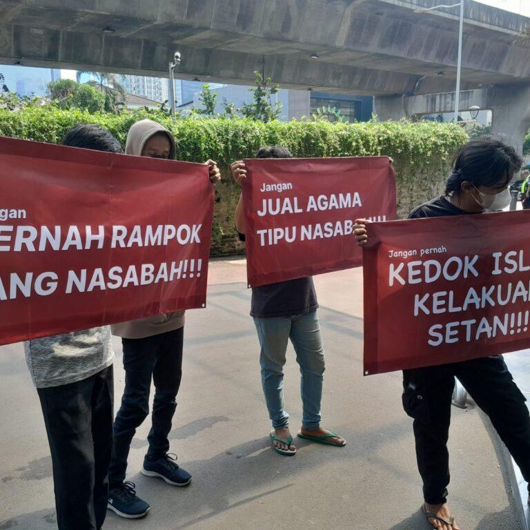 Menginap di Muamalat Tower, Nasabah Minta Uangnya Dikembalikan