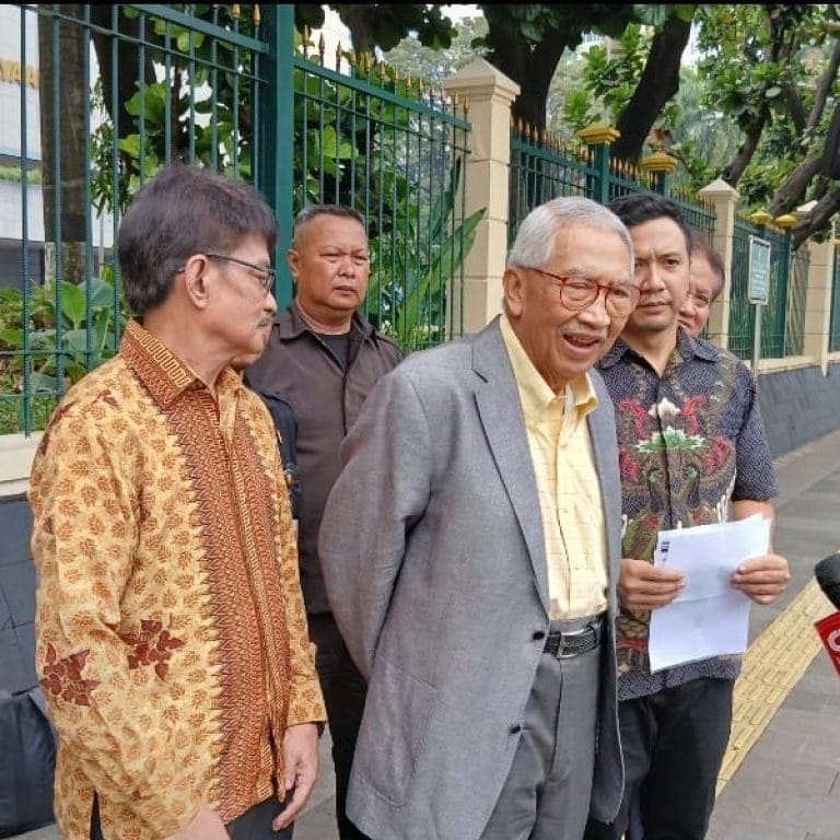 Tak Mau Patuhi Putusan MA Kasus Yayasan Trisakti, Nadiem Makarim Mirip Preman