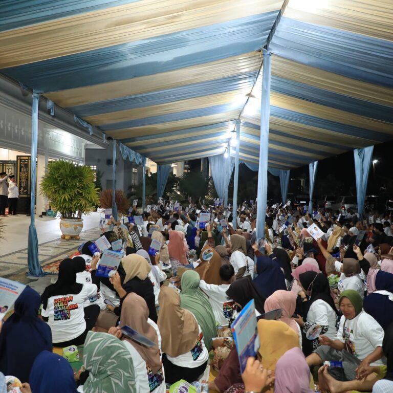 Paslon Kelmi Amri dan Asparaini Menegaskan Komitmen untuk Infrastruktur Jalan di Rokan Hulu 2 Paslon Kelmi Amri dan Asparaini Menegaskan Komitmen untuk Infrastruktur Jalan di Rokan Hulu I PojokPublik