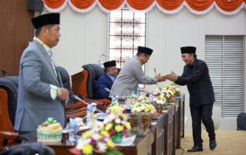 Pj Gubernur Al Muktabar Sampaikan Jawaban Atas Pandangan Fraksi DPRD Banten Terkait Raperda APBD TA 2025 4 Pj Gubernur Al Muktabar Sampaikan Jawaban Atas Pandangan Fraksi DPRD Banten Terkait Raperda APBD TA 2025