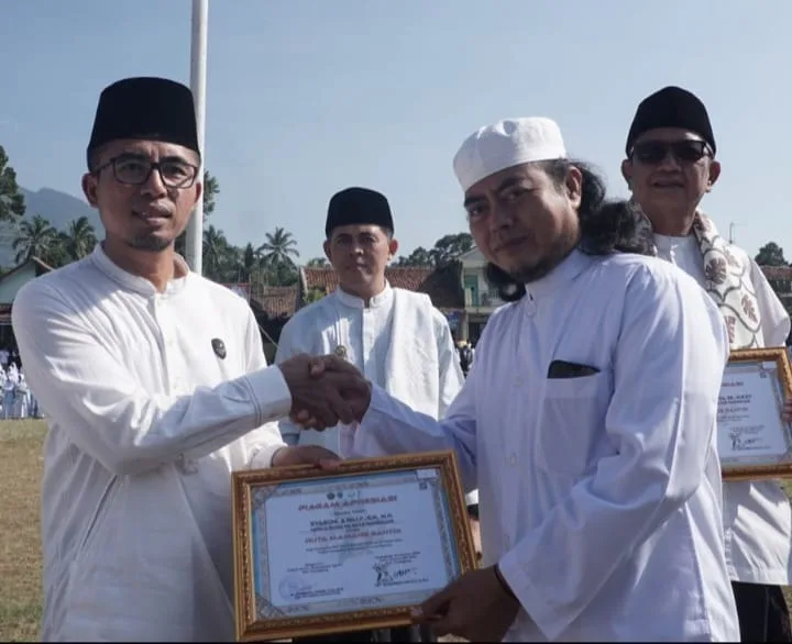 Kepala Rutan Pandeglang Terima Penghargaan Sebagai Duta Mamang Santri I PojokPublik
