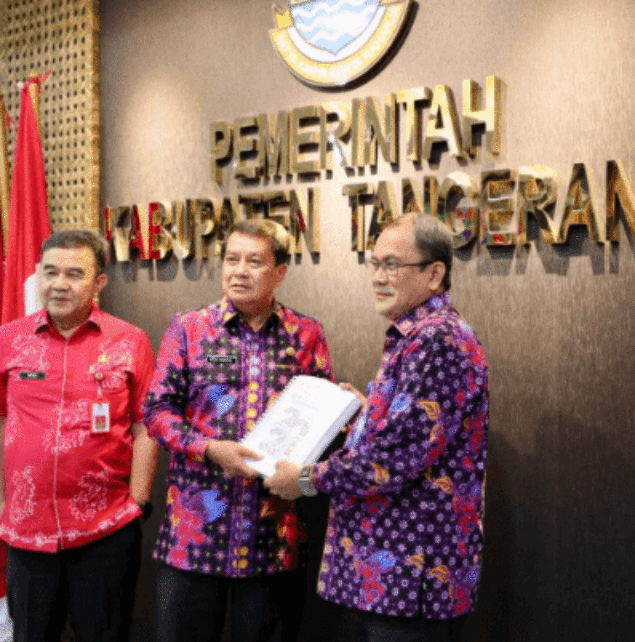 Air Bersih, Kinerja Bersinar: PERUMDAM TKR Tangerang Juara 1 Nasional BUMD Air Minum Terbaik 2024