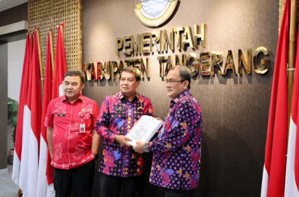 Air Bersih, Kinerja Bersinar: PERUMDAM TKR Tangerang Juara 1 Nasional BUMD Air Minum Terbaik 2024 1 Air Bersih, Kinerja Bersinar: PERUMDAM TKR Tangerang Juara 1 Nasional BUMD Air Minum Terbaik 2024 I PojokPublik