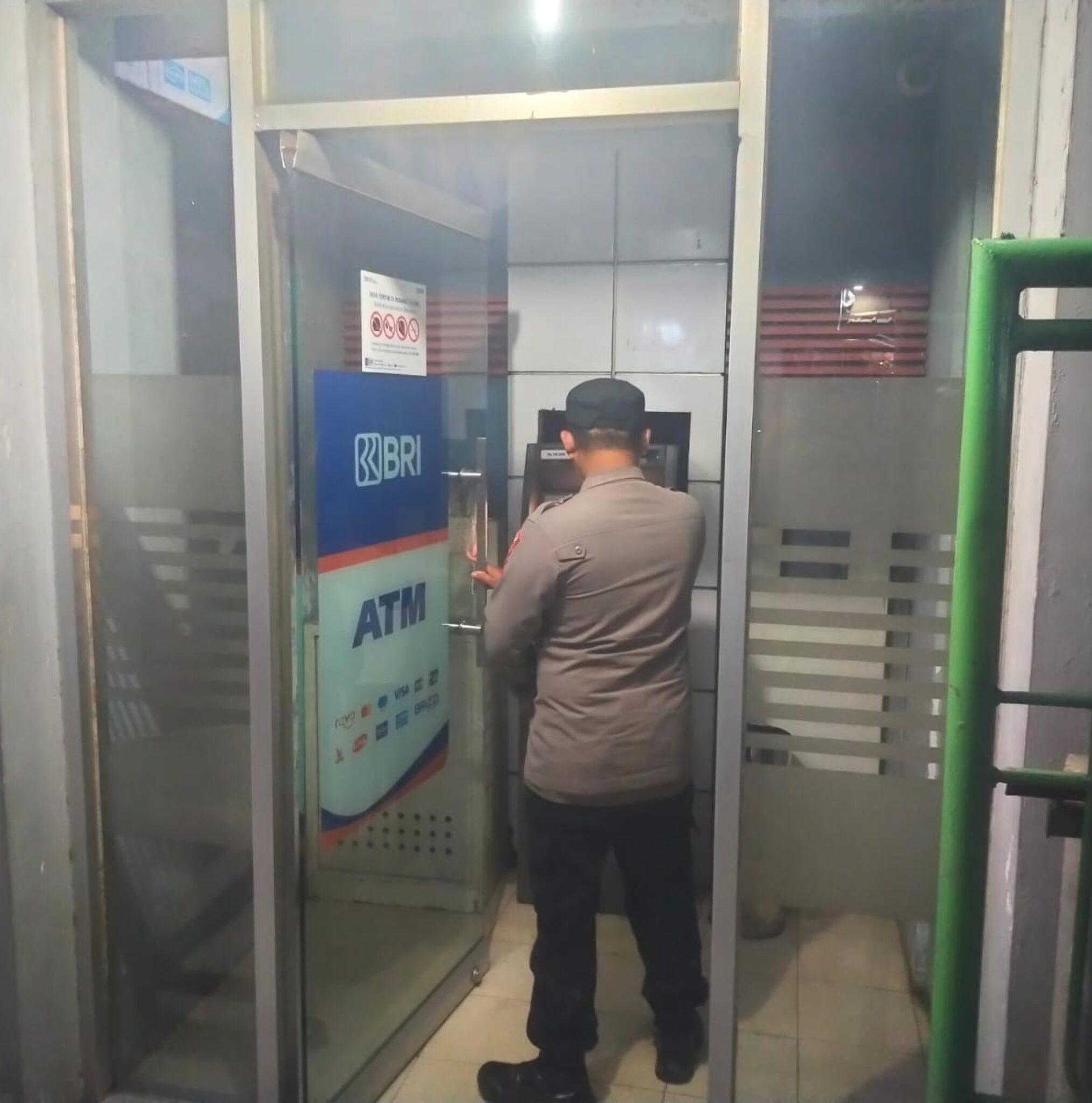 Polsek Rangkasbitung Patroli dan Cek Mesin ATM Center Bank BRI
