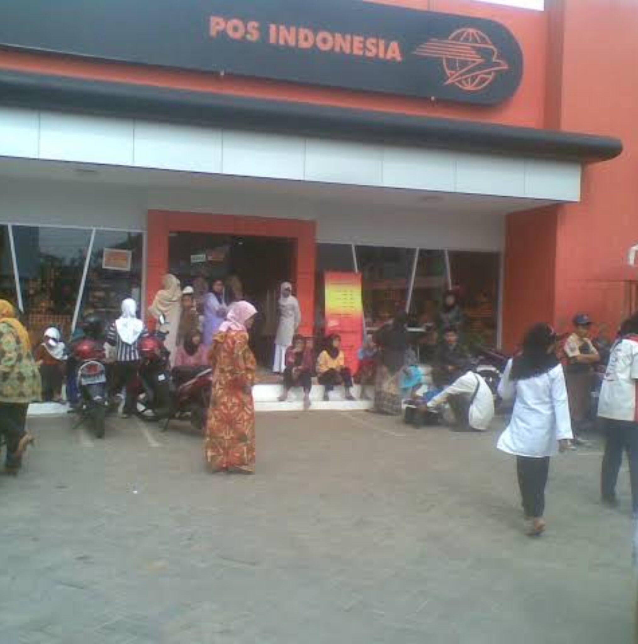 Kacau! Kantor Pos Cabang Pandeglang Kehabisan Uang, Warga Gagal Cairkan BSU