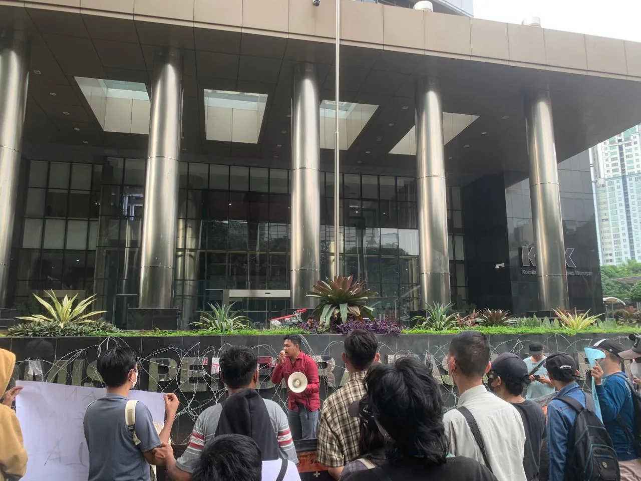 Segera Periksa, Kadis Kelautan dan Perikanan Diduga Tidak Lengkapi Laporan Harta Kekayaan Pejabat Negara 1 Segera Periksa, Kadis Kelautan dan Perikanan Diduga Tidak Lengkapi Laporan Harta Kekayaan Pejabat Negara I PojokPublik