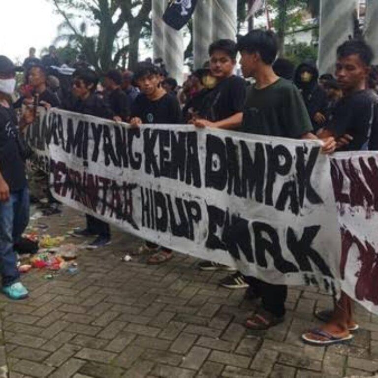 Dinilai Gagal Monitoring Kebijakan Daerah, Penggiat Lingkungan Banten Desak Presiden Copot Mendagri