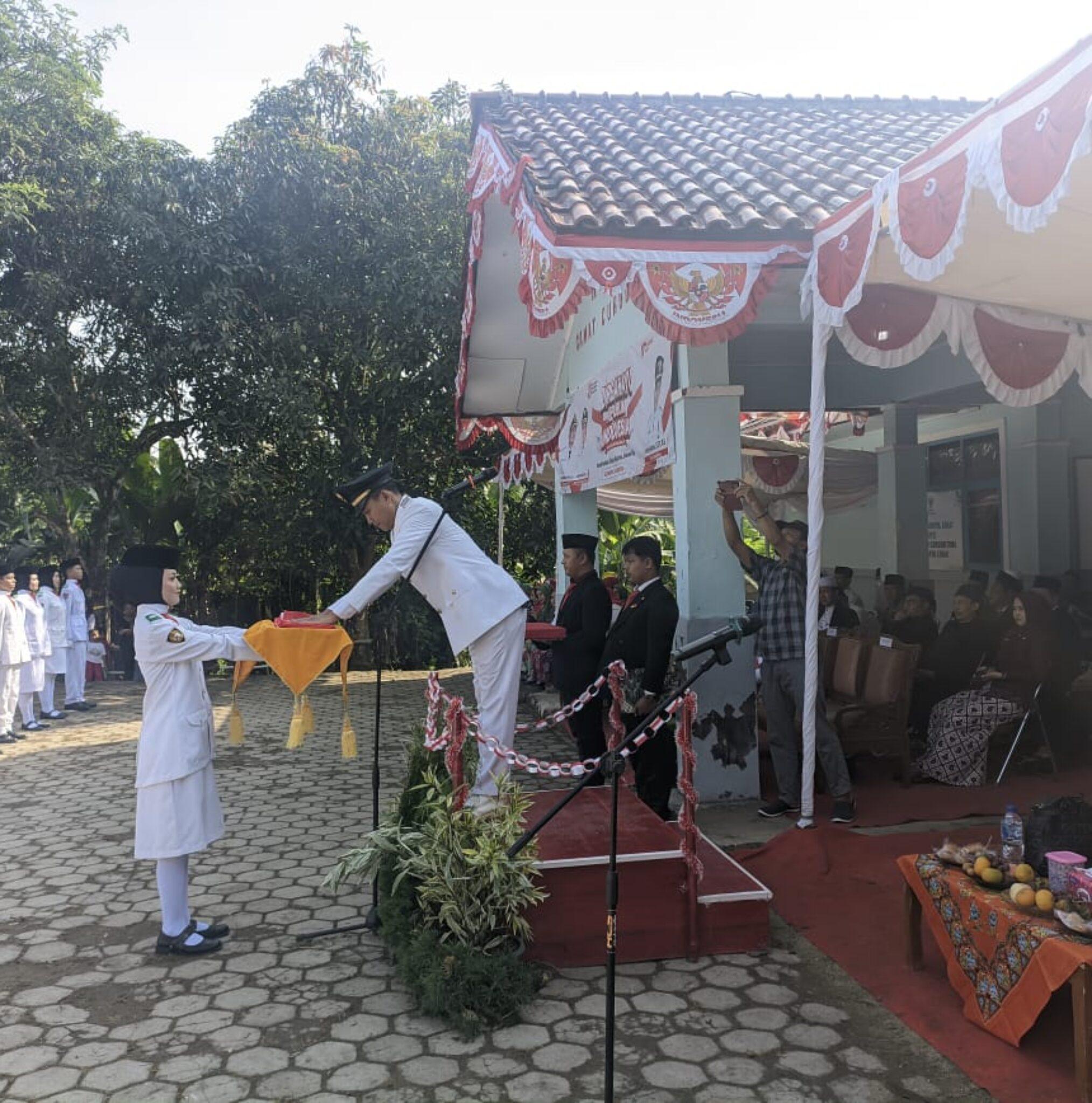 Ajak Warga Lebak Bersatu, Camat Curugbitung Pimpin Upacara HUT RI ke 80