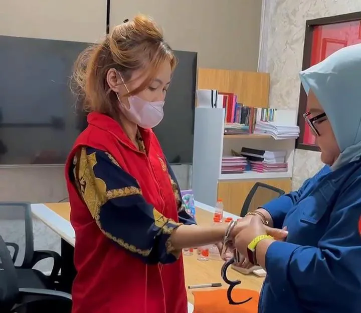 Diduga Korupsi Rp3,6 Miliar, Pegawai BUMN Jadi Tersangka di Kota Bandung 1 Diduga Korupsi Rp3,6 Miliar, Pegawai BUMN Jadi Tersangka di Kota Bandung I PojokPublik