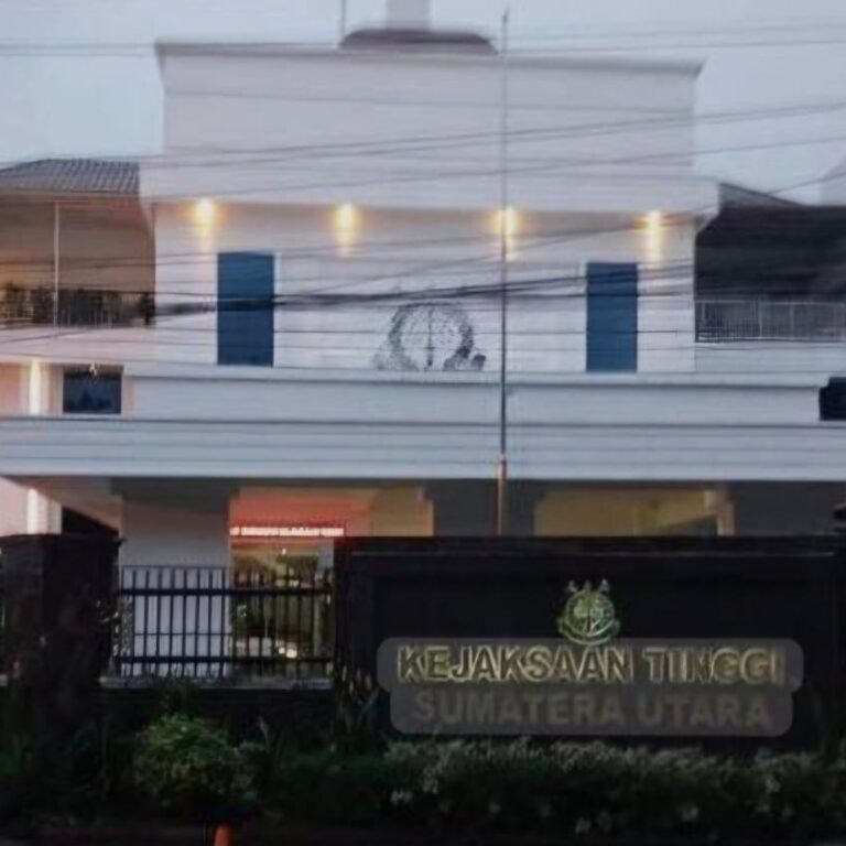 Diduga Terlibat  Proyek ADK, Seorang Warga di Tapian Nauli Tantang Wartawan