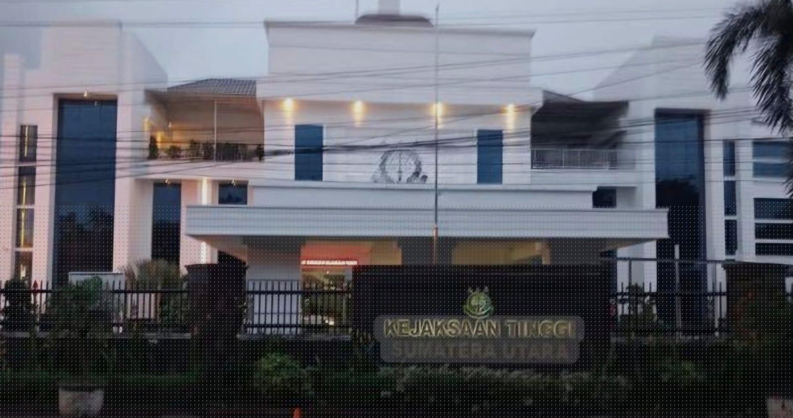 Diduga Terlibat Proyek ADK, Seorang Warga di Tapian Nauli Tantang Wartawan 1 Diduga Terlibat Proyek ADK, Seorang Warga di Tapian Nauli Tantang Wartawan I PojokPublik