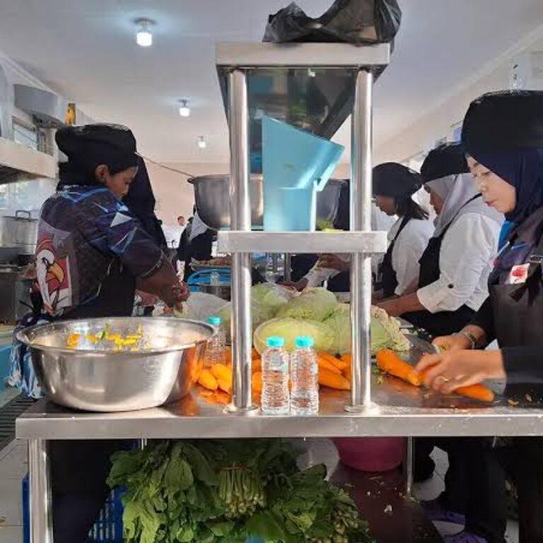 Banyak Makanan Basi, Dapur Sekolah Jadi Solusi