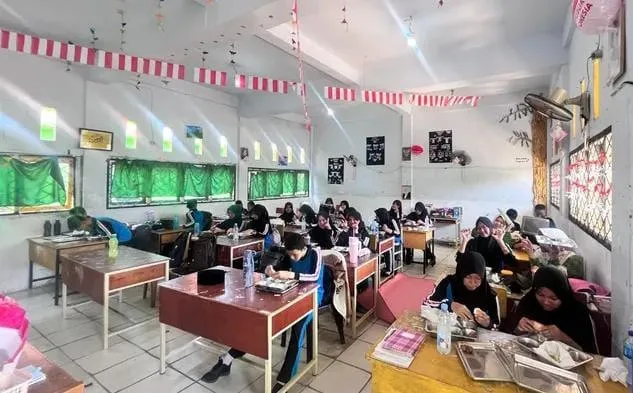 Dapur Sekolah Terlibat Program MBG, Target Pemerintah Cepat Tercapai 1 Dapur Sekolah Terlibat Program MBG, Target Pemerintah Cepat Tercapai I PojokPublik