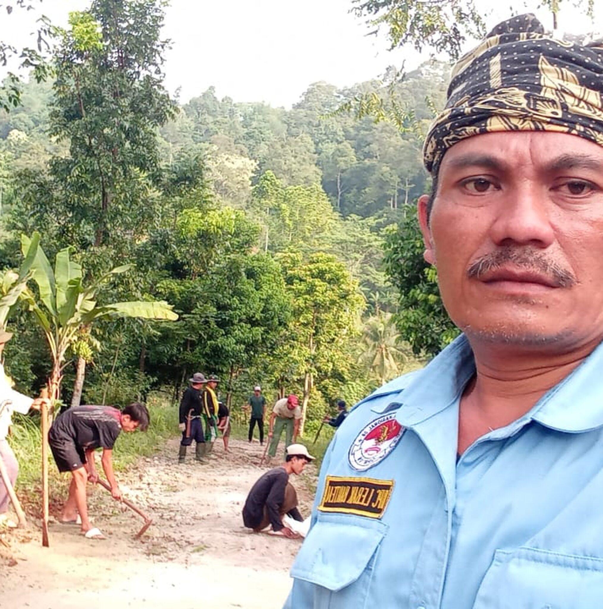 Dede Suhardi Giatkan Olahraga dan Aksi Bersih Lingkungan Bersama Pemuda Kampung Hanjuang