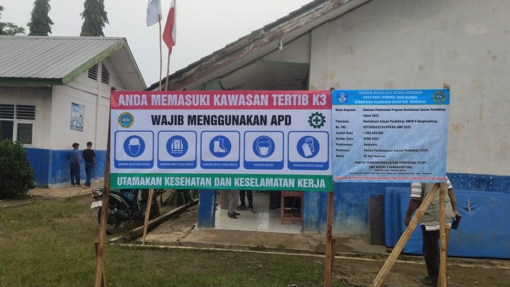 Wartawan Dituduh Seperti Rampok Saat Meliput Pelaksanaan Kegiatan Program Revitalisasi SMPN 9 Rangkasbitung I PojokPublik