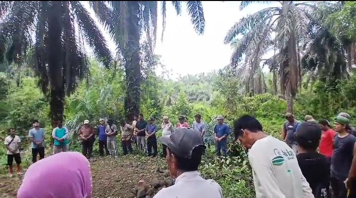Jejak Sejarah Ulu Sontang: Makam Leluhur sepanjang +-4 m, Sutan Sinomba di Pasaman Barat I PojokPublik