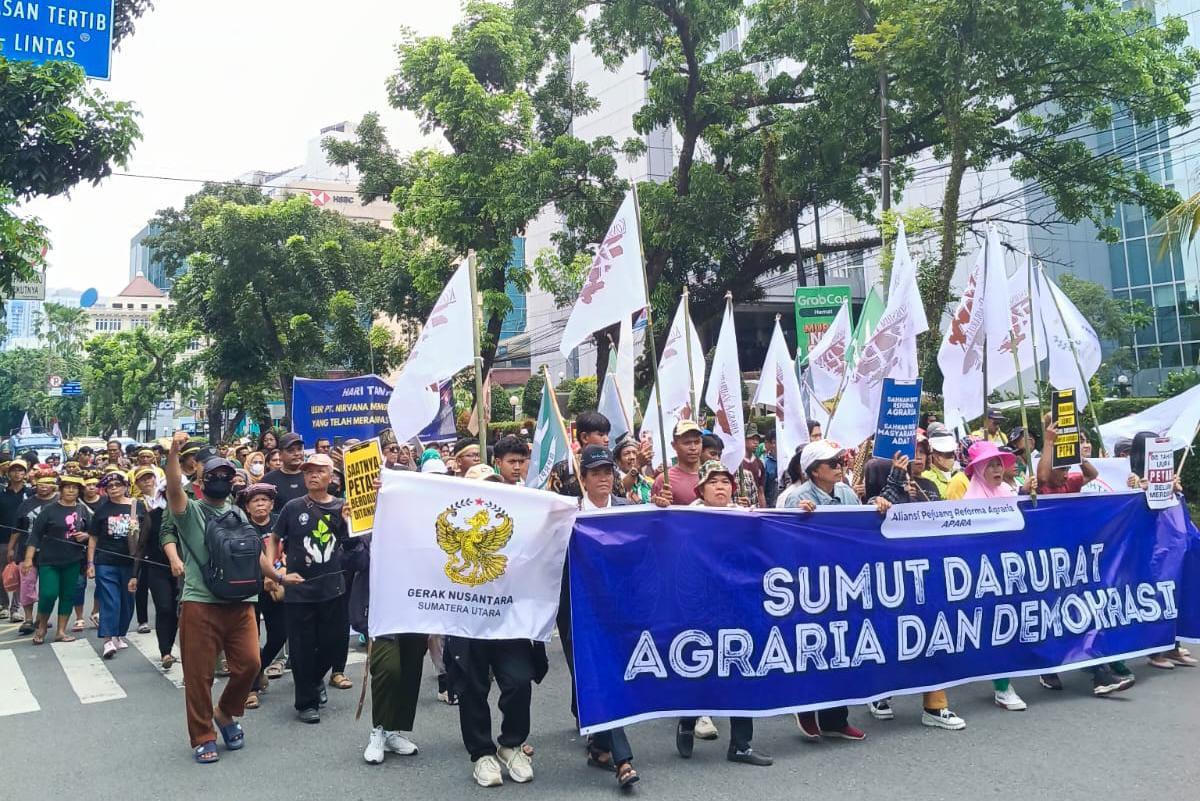 Peringati Hari Tani Nasional, Ribuan Petani Serbu Kantor Gubernur Sumut I PojokPublik