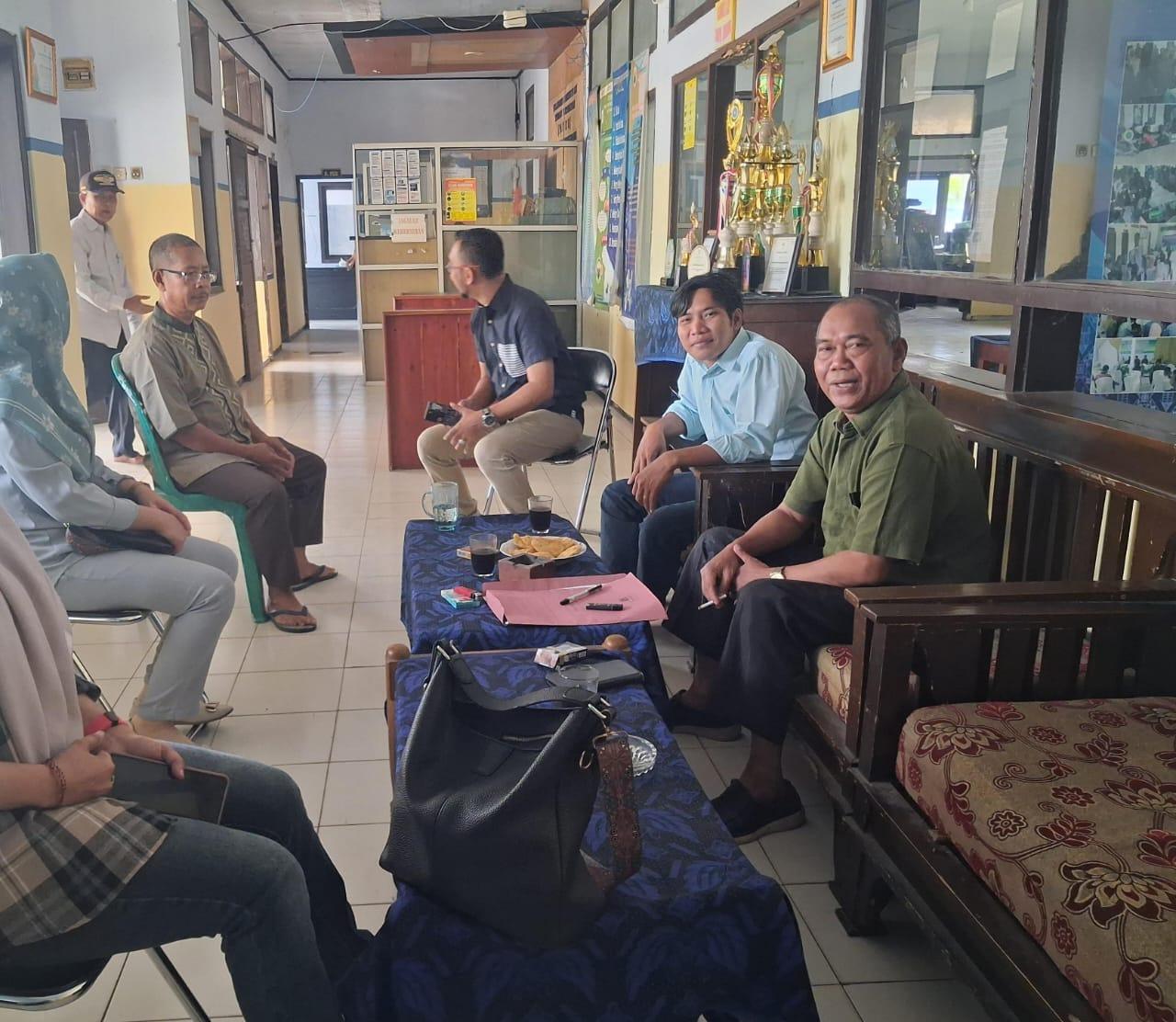 Miskomunikasi, Berikut Ini Penjelasan Soal Isu Dugaan Pungli di Kecamatan Warunggunung 1 Miskomunikasi, Berikut Ini Penjelasan Soal Isu Dugaan Pungli di Kecamatan Warunggunung I PojokPublik