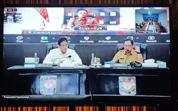 Kota Sukabumi Raih Peringkat Tiga Terbaik Realisasi Belanja APBD 2025 8 Di bawah kepemimpinan H. Ayep Zaki, Kota Sukabumi meraih peringkat ke tiga terbaik Realisasi Belanda Anggaran Pendapatan dan Belanja Daerah (APBD) 2025 sebesar 70,08%. Penghitungan tersebut tertuang dalam laporan 93 pemerintah kota untuk Laporan Realisasi Anggaran per 17 Oktober 2025 yang diolah datanya oleh Ditjen Bina Keuangan Daerah, Tahun Anggaran (TA) 2025. "Syukur Alhamdulillah, ini tentu menjadi bukti bahwa kinerja Pemkota Sukabumi sudah berada di jalan yang benar. Dengan realisasi belanja menyentuh 70,08 persen itu dinilai baik karena selisih antara realisasi pendapatan dan belanja cukup seimbang. Ini mengindikasikan rendahnya resiko gagal bayar dan pengendapan uang di kas daerah," ungkap Wali Kota Sukabumi, H. Ayep Zaki dalam keterangannya, Senin (20/10/2025). Data tersebut terungkap setelah Ayep Zaki melalui zoom meeting mengikuti Rapat Koordinasi dan Arahan Menteri Keuangan Purbaya Yudhi Sadewa dan Menteri Dalam Negeri Tito Karnavian terkait pencapaian realisasi belanja daerah untuk menjaga pertumbuhan ekonomi, sekaligus rapat koordinasi untuk pengendalian harga beras Kementerian Dalam Negeri. Bukan hanya meraih peringkat tiga besar dengan serapan belanja terbaik, dalam rapat koordinasi tersebut juga terungkap, Kota Sukabumi per akhir September 2025 lalu menempati urutan ke 16 tertinggi dalam persentase Realisasi Pendapatan APBD Kota se-Indonesia, sebesar 75,94%. "Dengan catatan tersebut, artinya Kota Sukabumi termasuk dalam kelompok “20 kota dengan persentase realisasi pendapatan APBD terbesar”. Ini jelas menjadi penyemangat kami, agar kedepannya bisa meningkatkan pendapatan pemkot lebih signifikan lagi," terang Ayep Zaki. Prestasi tersebut tentu diraih dengan kerja-kerja luar biasa. Tantangan untuk menjadikan Kota Sukabumi sebagai kota role model di Indonesia memang harus dilakukan dengan "kerja gila". "Kalau mau disebut ini prestasi, tentu bukan semata kinerja wali kota, melainkan seluruh stakeholder dan juga masyarakat yang benar-benar ingin hidup lebih baik dan menjadikan Kota Sukabumi sebagai kota terdepan di Indonesia," pungkas Ayep Zaki.