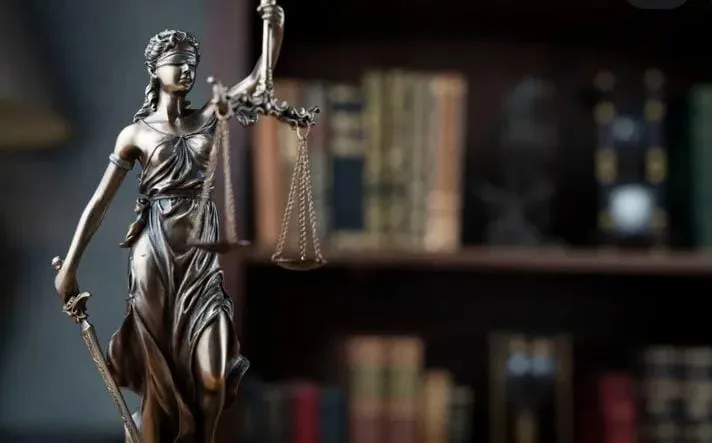 Pertanggungjawaban Penyidik atas Pelanggaran Prosedur Penyidikan dalam Hukum Acara Pidana 1 Pertanggungjawaban Penyidik atas Pelanggaran Prosedur Penyidikan dalam Hukum Acara Pidana I PojokPublik