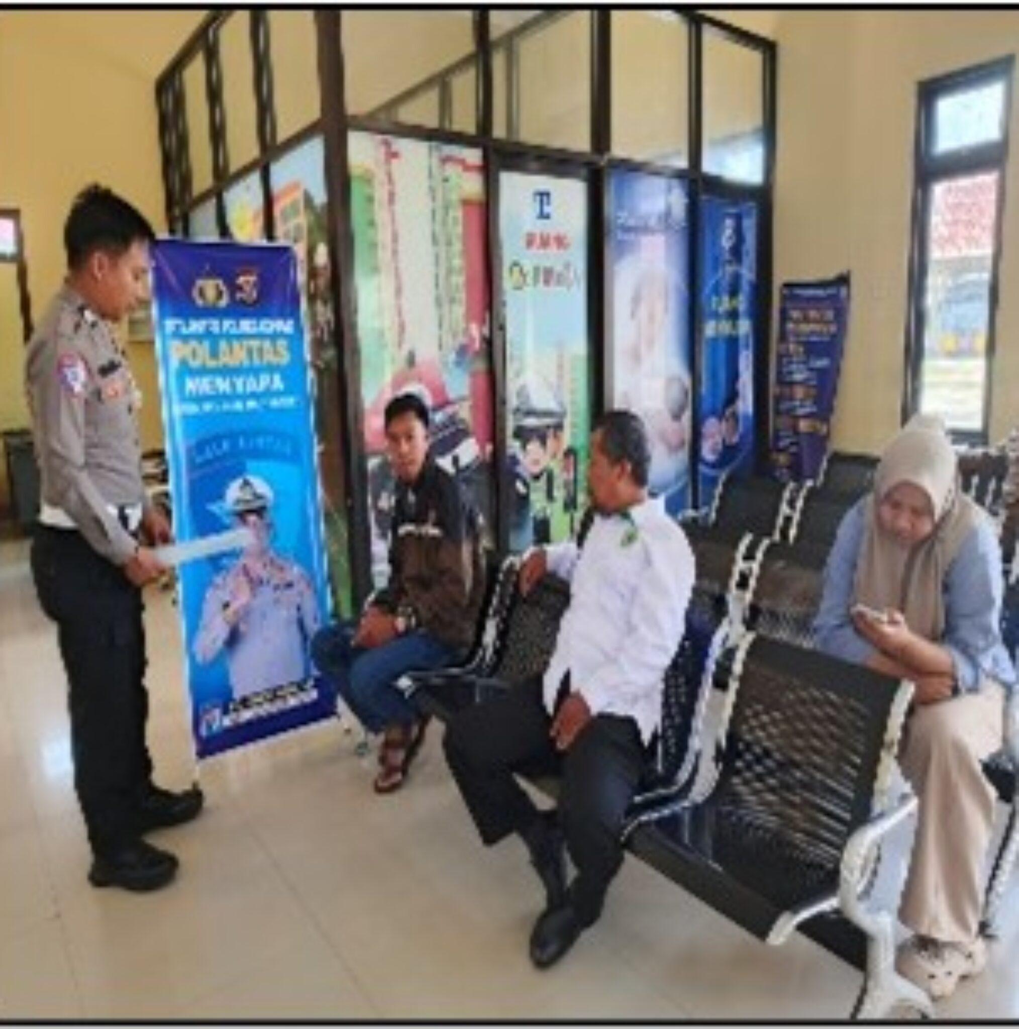 Polantas Hadir Lebih Dekat dengan Masyarakat Melalui Program “Polantas Menyapa”