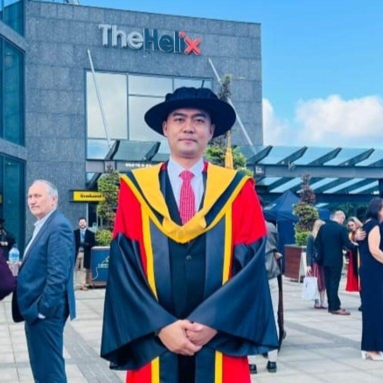 Istimewa, Staf Khusus Menag Raih Lulusan S3 Terbaik di Universitas Dublin 12 Istimewa, Staf Khusus Menag Raih Lulusan S3 Terbaik di Universitas Dublin I PojokPublik