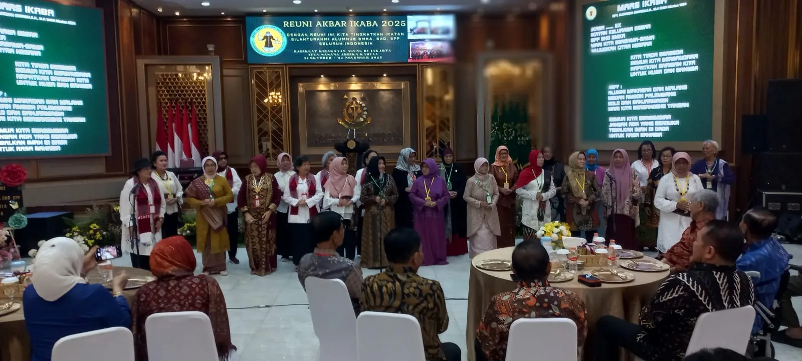 Momen Keakraban dan Kebersamaan Keluarga Besar Adhyaksa di Reuni Akbar IKABA 2025 1 Momen Keakraban dan Kebersamaan Keluarga Besar Adhyaksa di Reuni Akbar IKABA 2025 I PojokPublik