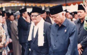 Gelar Pahlawan Soeharto, KOMRAD 98 Tolak Keras