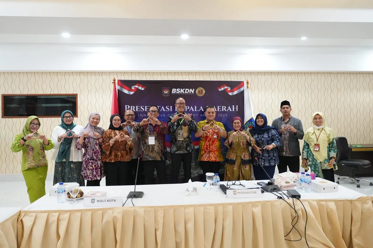 Hebat: Inovasi Unggulan Kota Sukabumi Dalam Penilaian IGA Kemendagri 2025. 1 Walikota Sukabumi Inovasi Unggulan IGA Kemendagri.