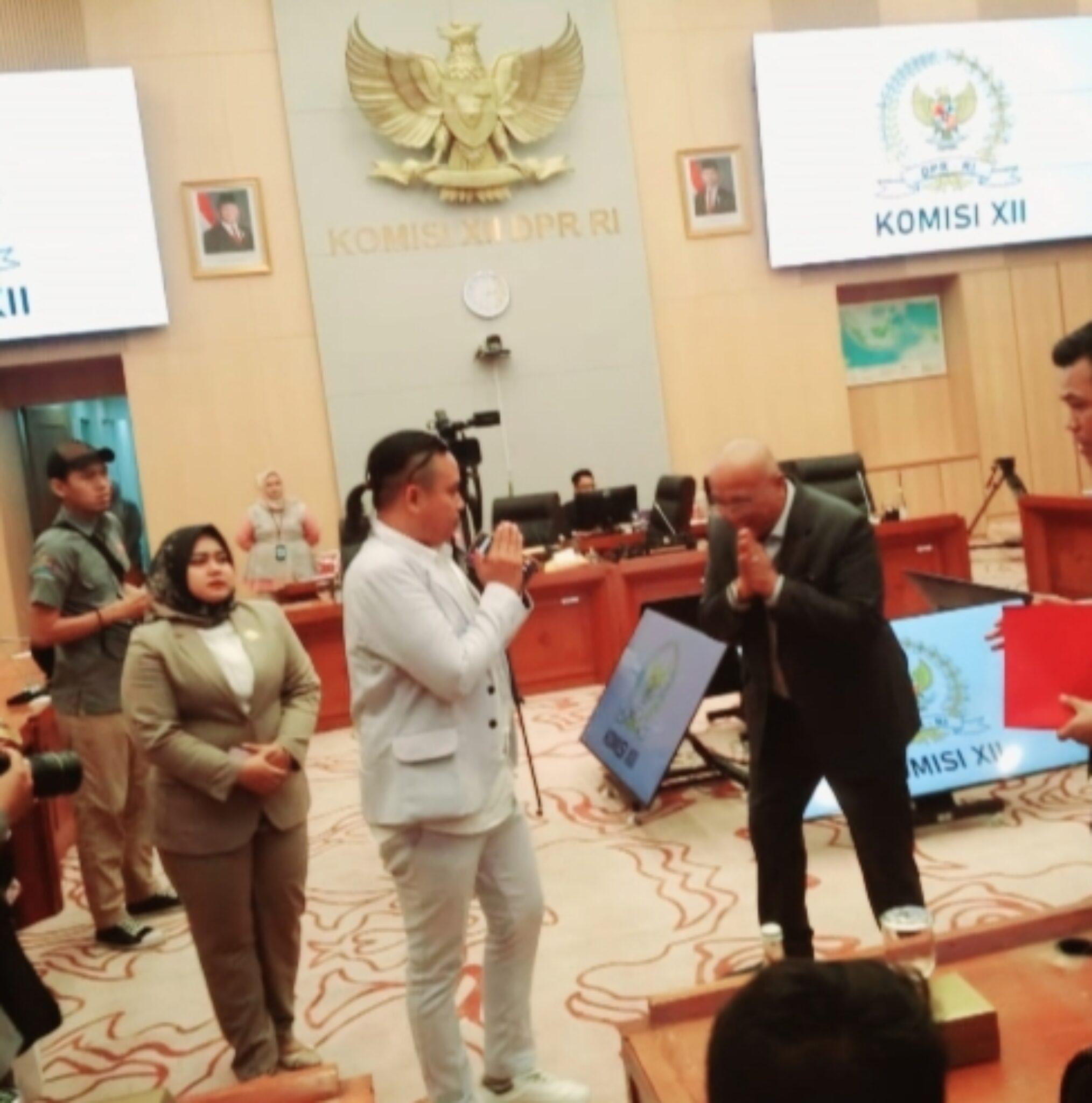 Polemik Tambang Pasir Jayasari, King Naga Dampingi Warga Audensi ke DPR RI Komisi XII