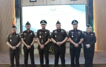 Serah Terima Jabatan dan Pelantikan Sejumlah Kasi di Kejari Bandung