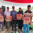 Dorong Usaha Mikro, Abu Silawane Serahkan Bantuan Produktif bagi Warga Kepulauan Manipa I PojokPublik