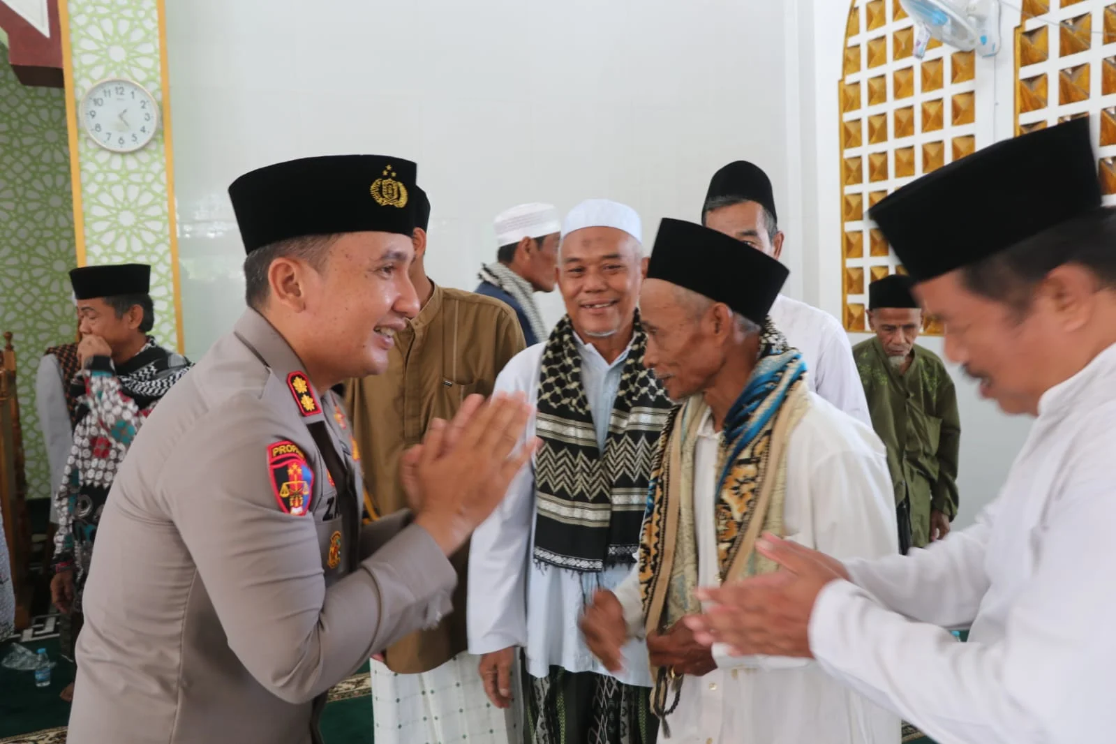Perkuat Silaturahmi, Kapolres Lebak Lakukan Jumling di Warunggunung I PojokPublik