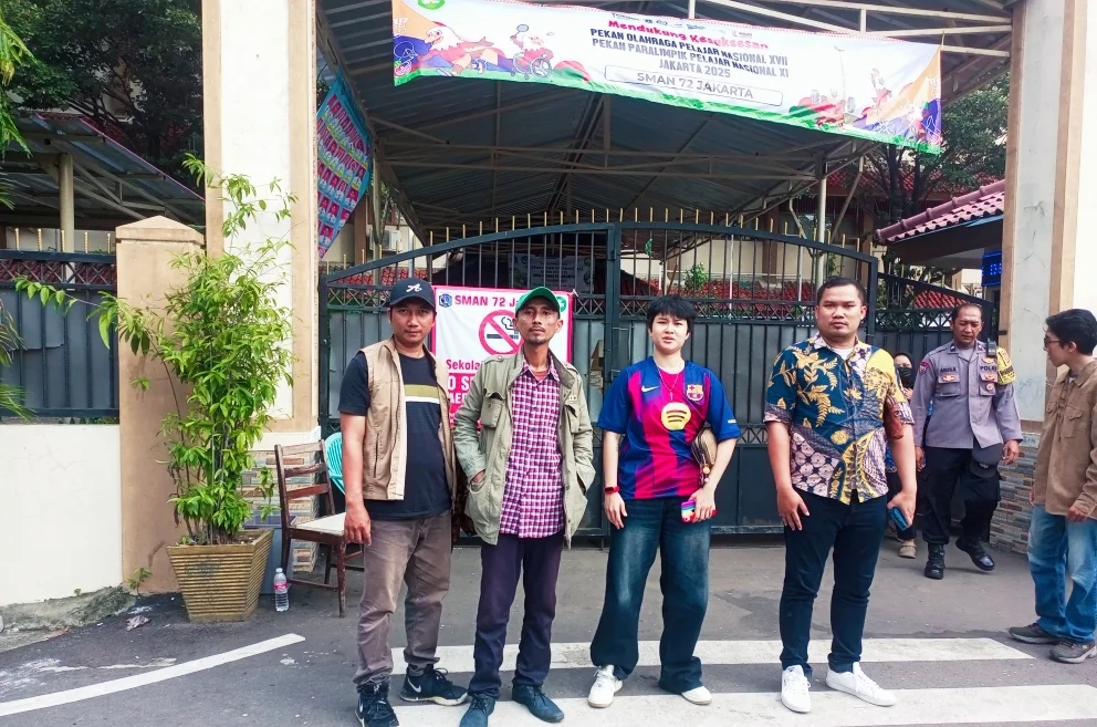 Peduli SMAN 72 Jakarta, Atlit Bulutangkis Nasional Dilarang Masuk 1 Peduli SMAN 72 Jakarta, Atlit Bulutangkis Nasional Dilarang Masuk I PojokPublik