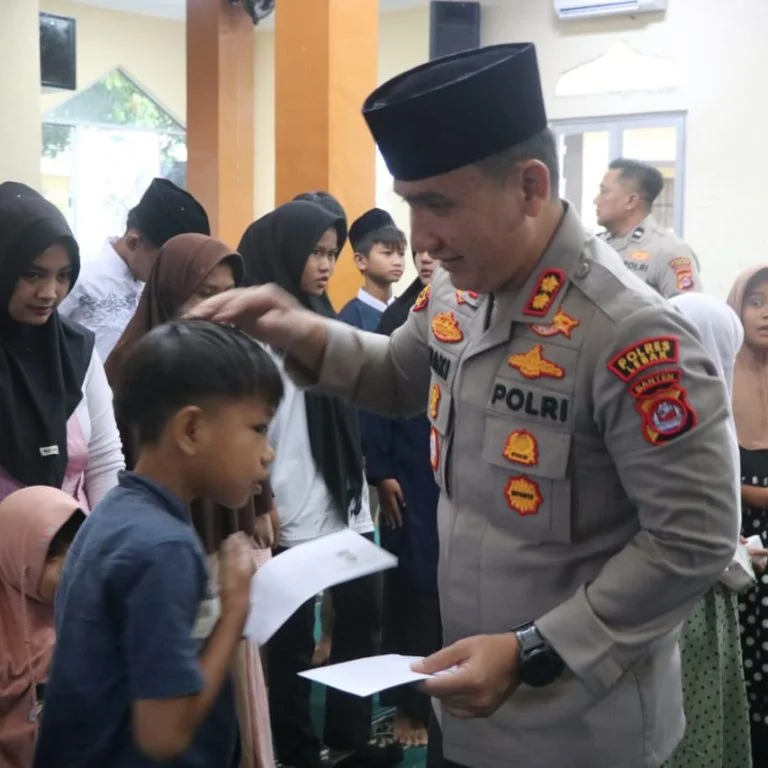 Jelang Tahun Baru 2026, Polres Lebak Gelar Do’a Bersama dan Santunan Anak Yatim 10 Jelang Tahun Baru 2026, Polres Lebak Gelar Do’a Bersama dan Santunan Anak Yatim I PojokPublik
