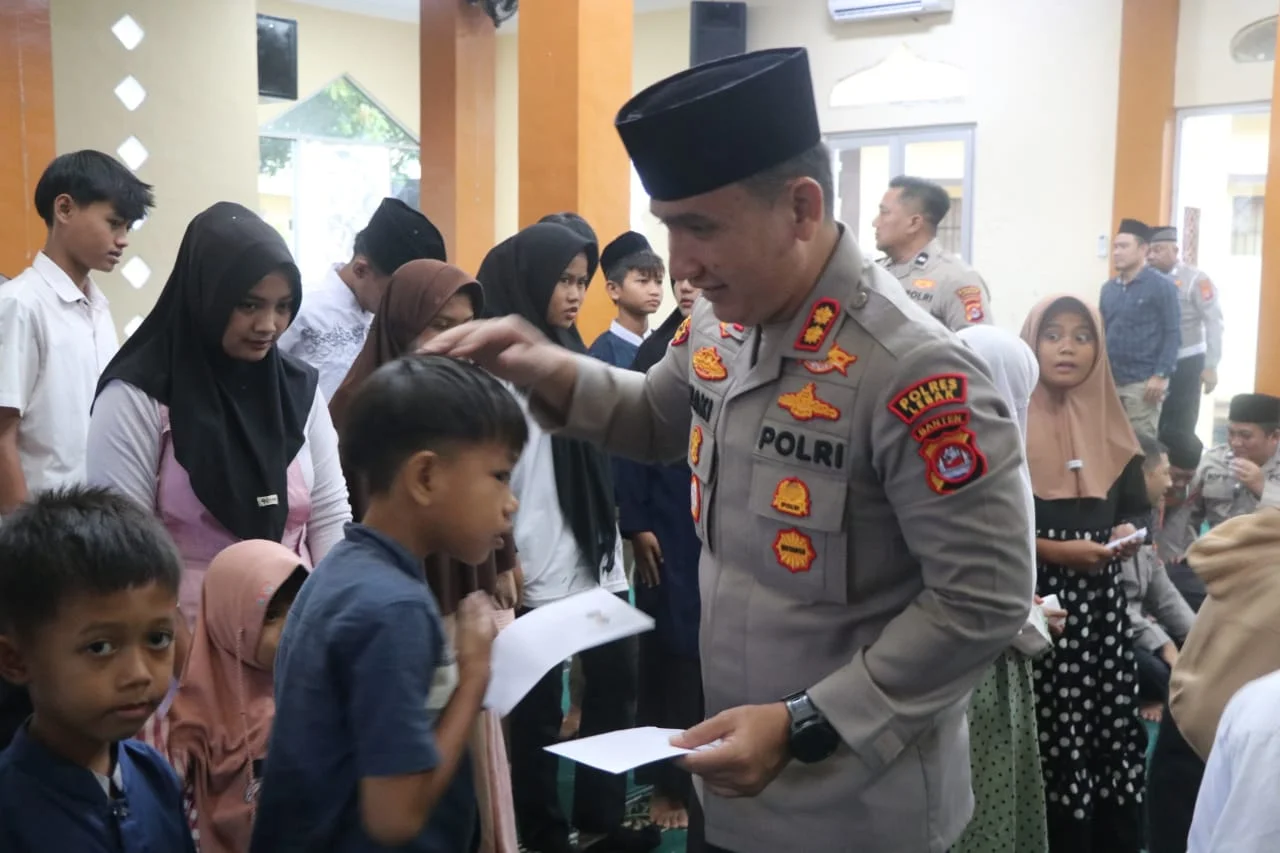 Jelang Tahun Baru 2026, Polres Lebak Gelar Do’a Bersama dan Santunan Anak Yatim 1 Jelang Tahun Baru 2026, Polres Lebak Gelar Do’a Bersama dan Santunan Anak Yatim I PojokPublik