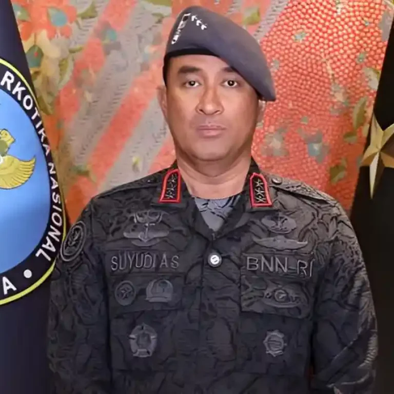 Sosok Komjen Suyudi Ario Seto, Ungkap Kasus Narkoba Senilai Rp5 Triliun di Kamboja 7 Sosok Komjen Suyudi Ario Seto, Ungkap Kasus Narkoba Senilai Rp5 Triliun di Kamboja I PojokPublik