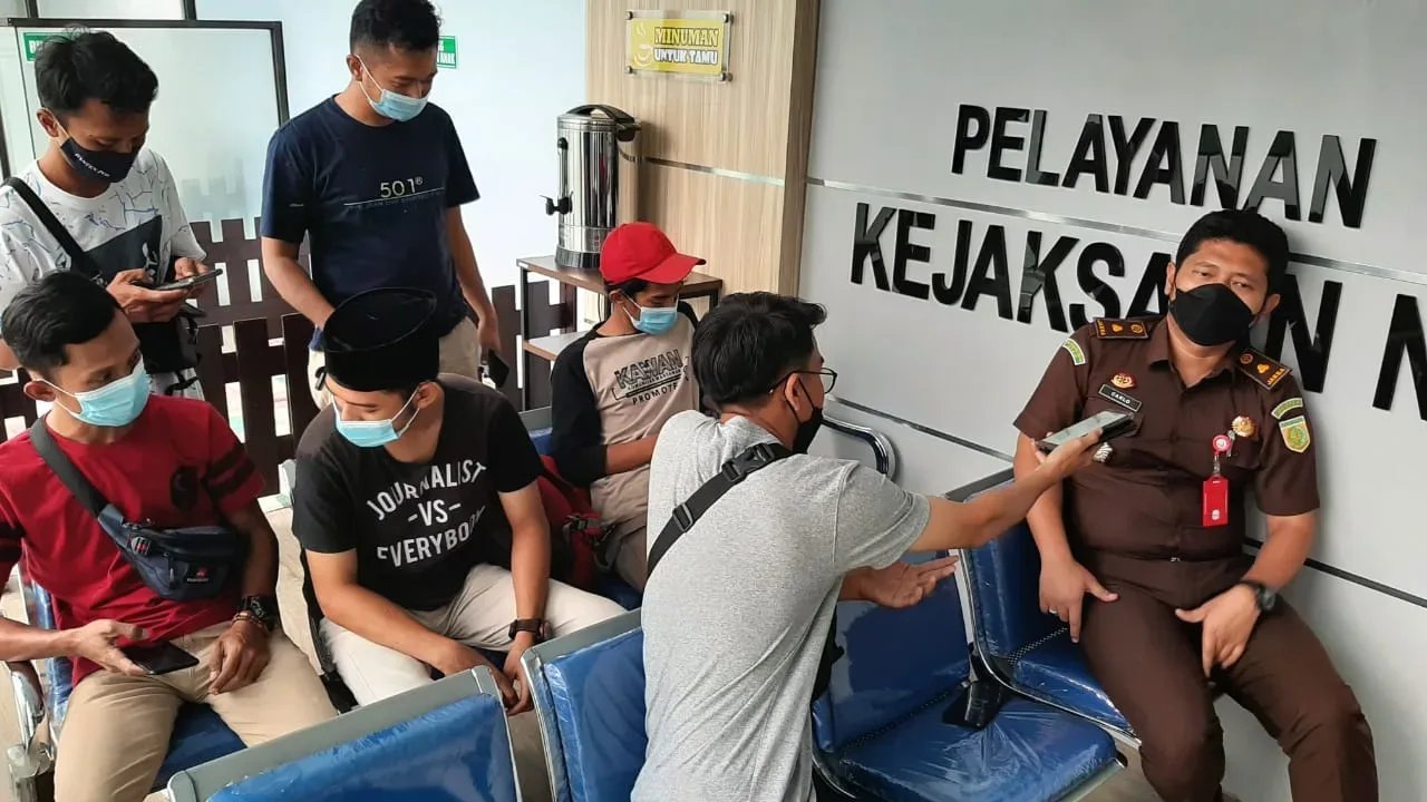 Kasus MR Sudah Dilimpahkan ke Pihak Kejari Pandeglang 7 Kasus MR Sudah Dilimpahkan ke Pihak Kejari Pandeglang I PojokPublik