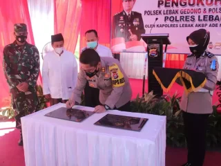 Resmikan Dua Polsek, Ini Pesan Kapolres Lebak