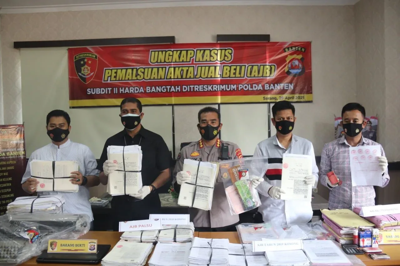 Satgas Mafia Tanah Polda Banten Ungkap 690 AJB Palsu 7 Satgas Mafia Tanah Polda Banten Ungkap 690 AJB Palsu I PojokPublik