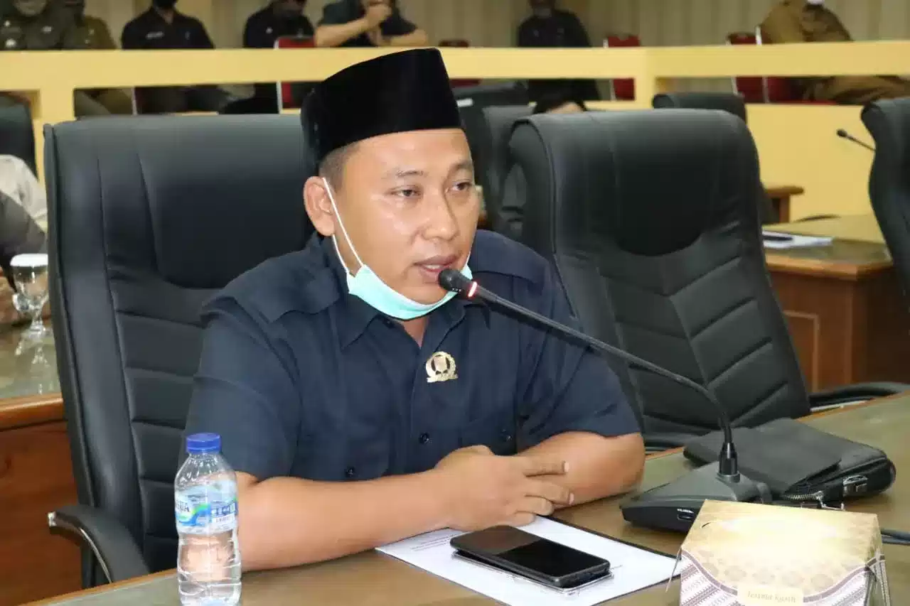 DPRD Lebak, Outsourcing di RSUD Malingping Peras Keringat Buruh 7 DPRD Lebak, Outsourcing di RSUD Malingping Peras Keringat Buruh I PojokPublik