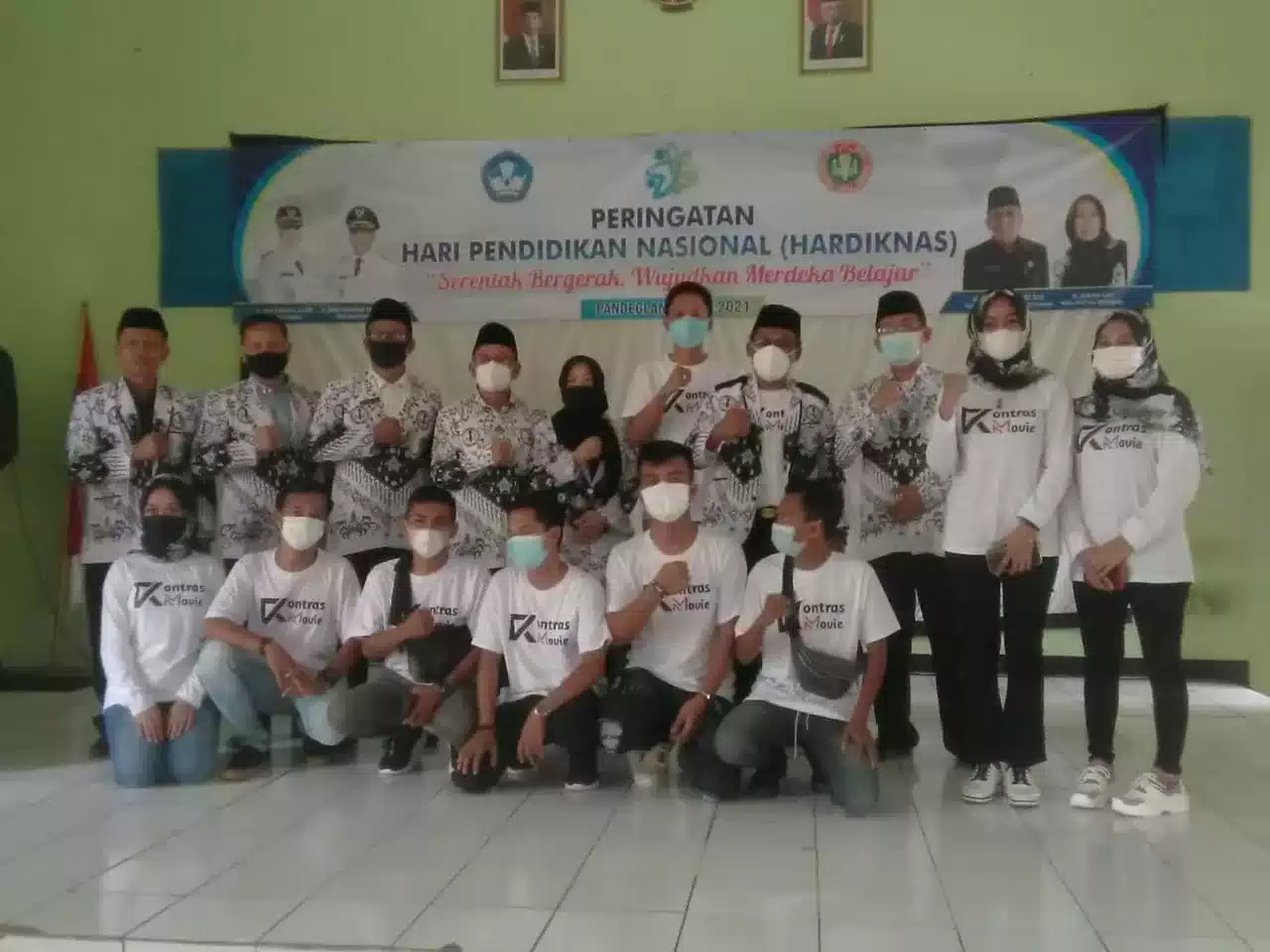 Peringati Hardiknas, Dikbud Pandeglang Nobar Film Dokumenter 7 Peringati Hardiknas, Dikbud Pandeglang Nobar Film Dokumenter I PojokPublik