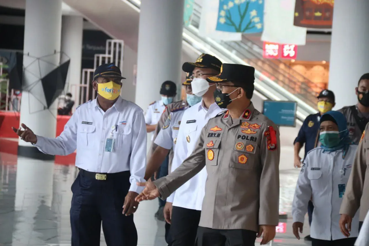 Wakapolda Pantau Kesiapan Pengamanan di Merak 7 Wakapolda Pantau Kesiapan Pengamanan di Merak I PojokPublik