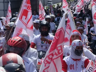 Relawan Jokowi Dukung Bulog Lebak - Pandeglang Salurkan CBP