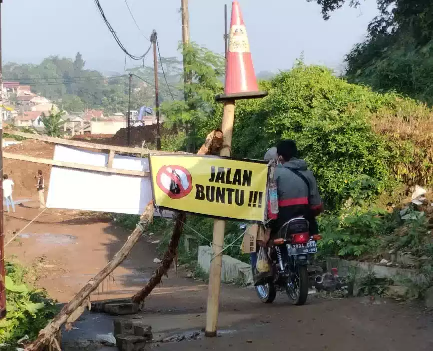 Pembangunan Proyek PT KAI Banyak Diprotes Warga Batutilis Bogor 7 Pembangunan Proyek PT KAI Banyak Diprotes Warga Batutilis Bogor I PojokPublik