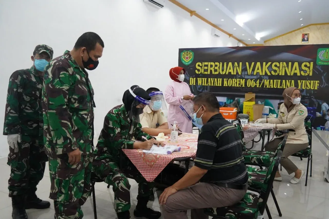 Korem 064 MY Gelar Vaksinasi Covid-19 Untuk Masyarakat 7 Korem 064 MY Gelar Vaksinasi Covid-19 Untuk Masyarakat I PojokPublik