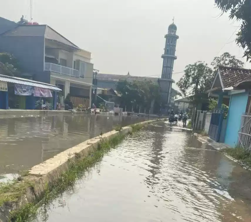 Pengamat Soroti Banjir Parah di Kampung Melayu Barat Tangerang 7 Pengamat Soroti Banjir Parah di Kampung Melayu Barat Tangerang I PojokPublik