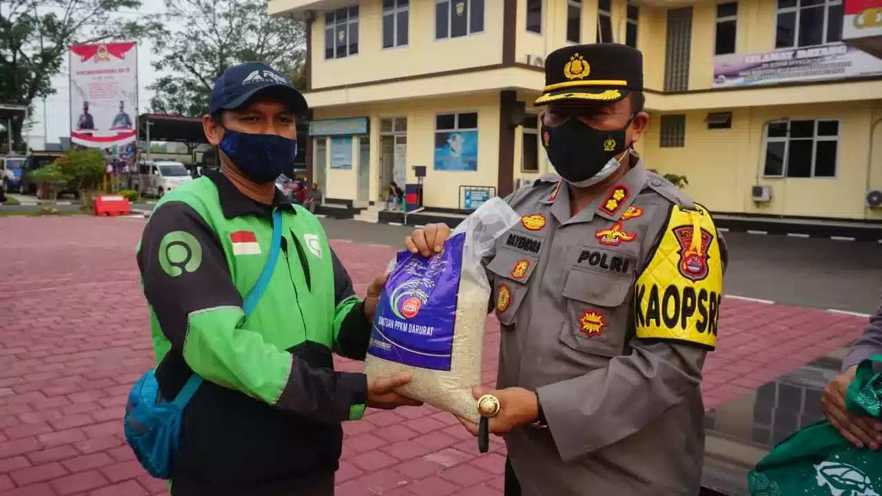 Relawan Jokowi Apresiasi Kapolres Lebak Tangani PPKM 7 Relawan Jokowi Apresiasi Kapolres Lebak Tangani PPKM I PojokPublik